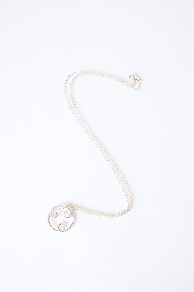 Huddle necklace