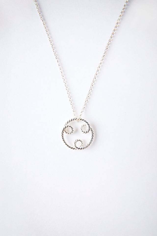Huddle necklace
