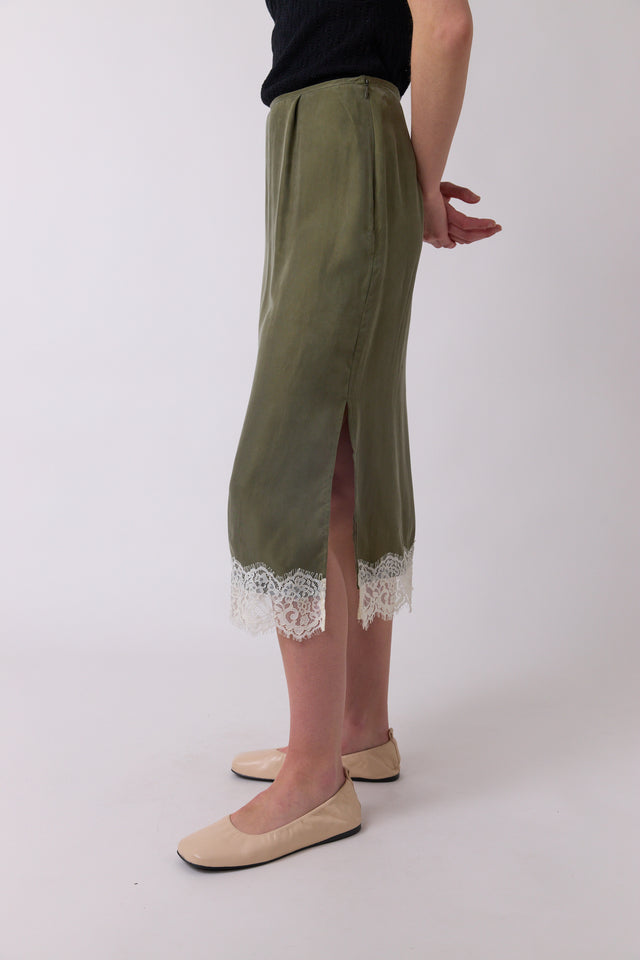 Chantilly skirt