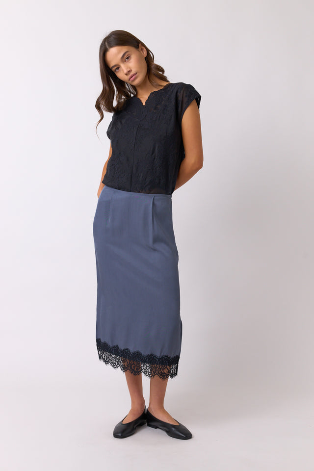 Chantilly skirt