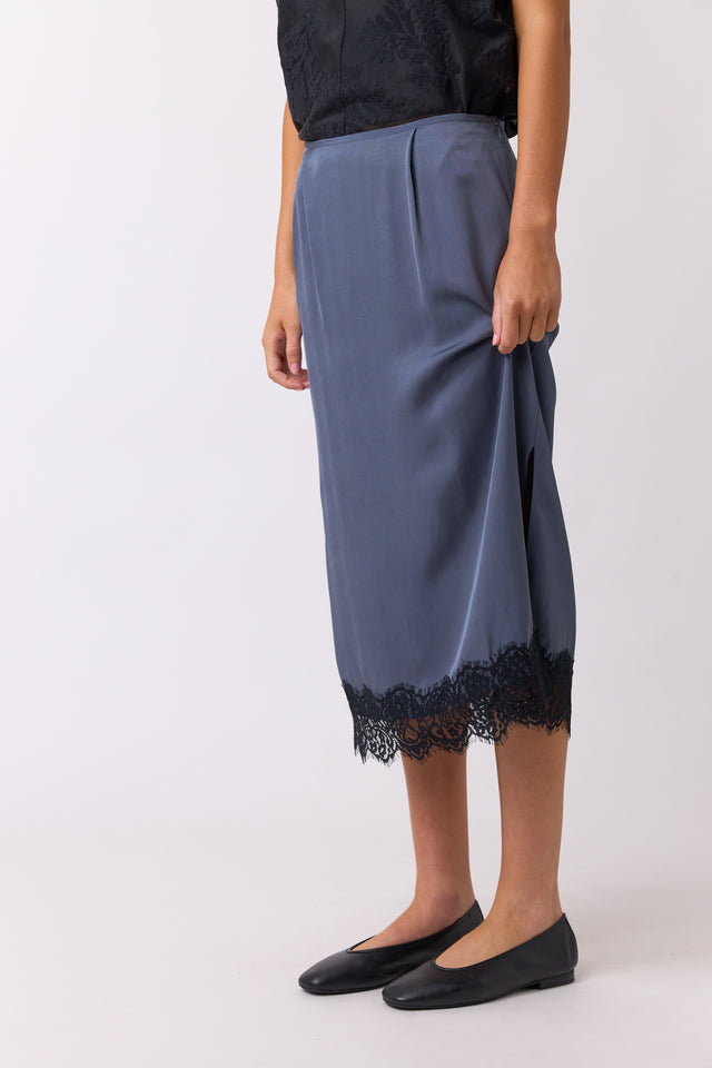 Chantilly skirt