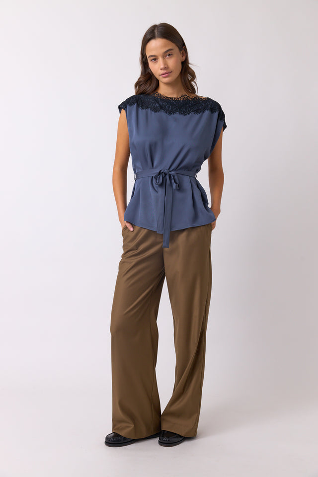 Chantilly top