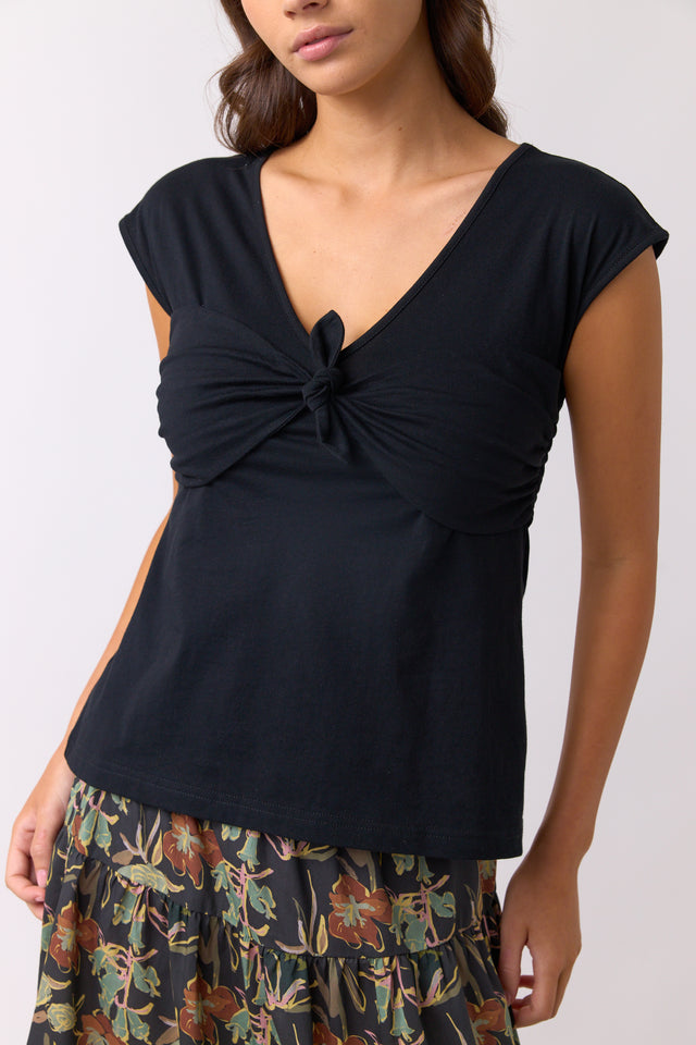 Knotted top