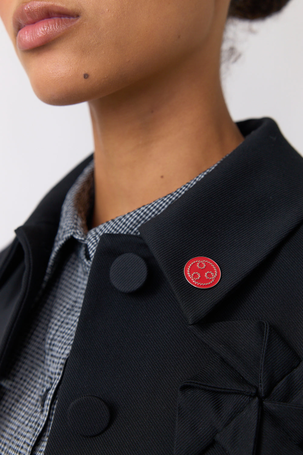 Huddle pin