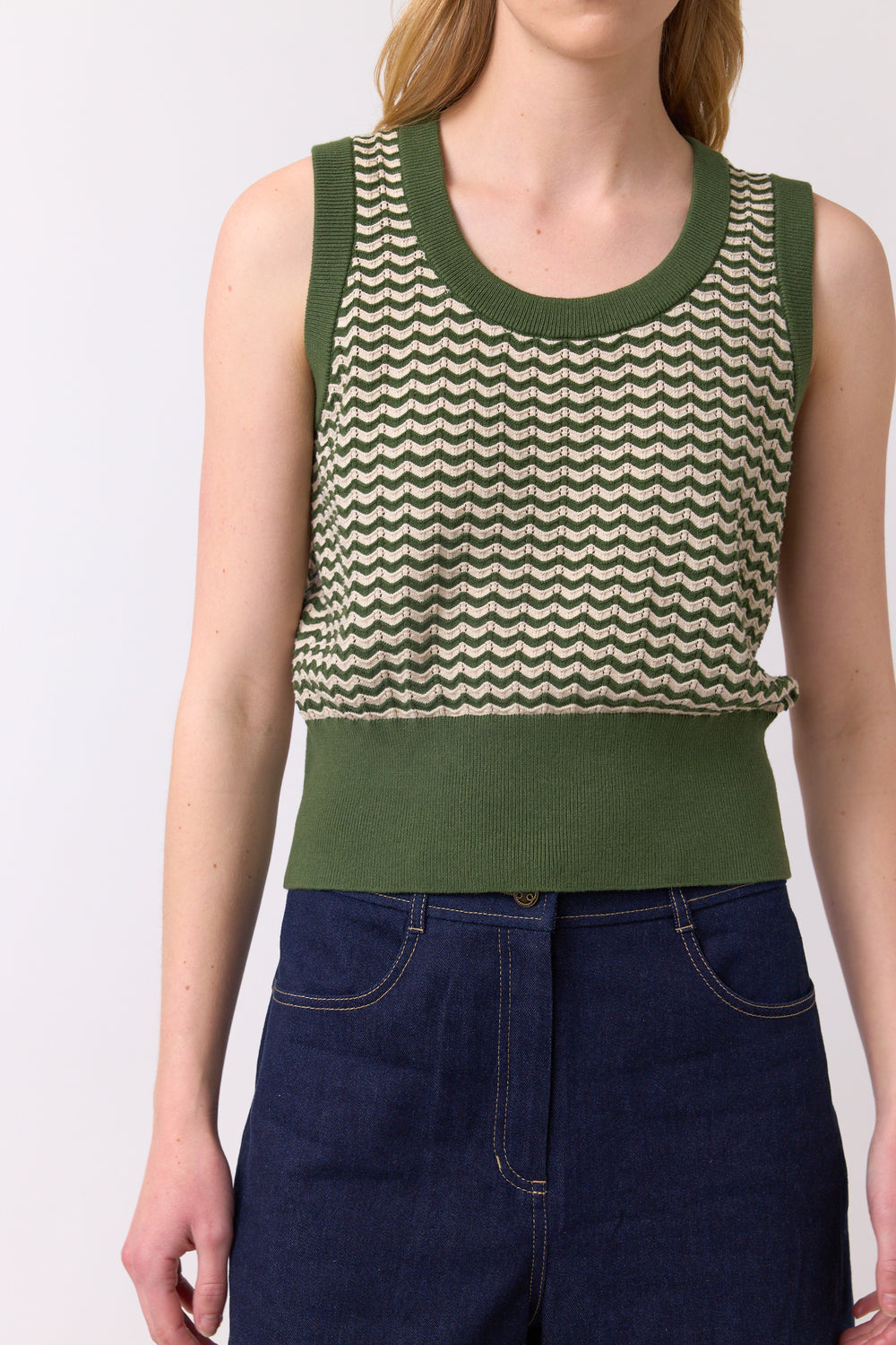 Scallop stripe tank