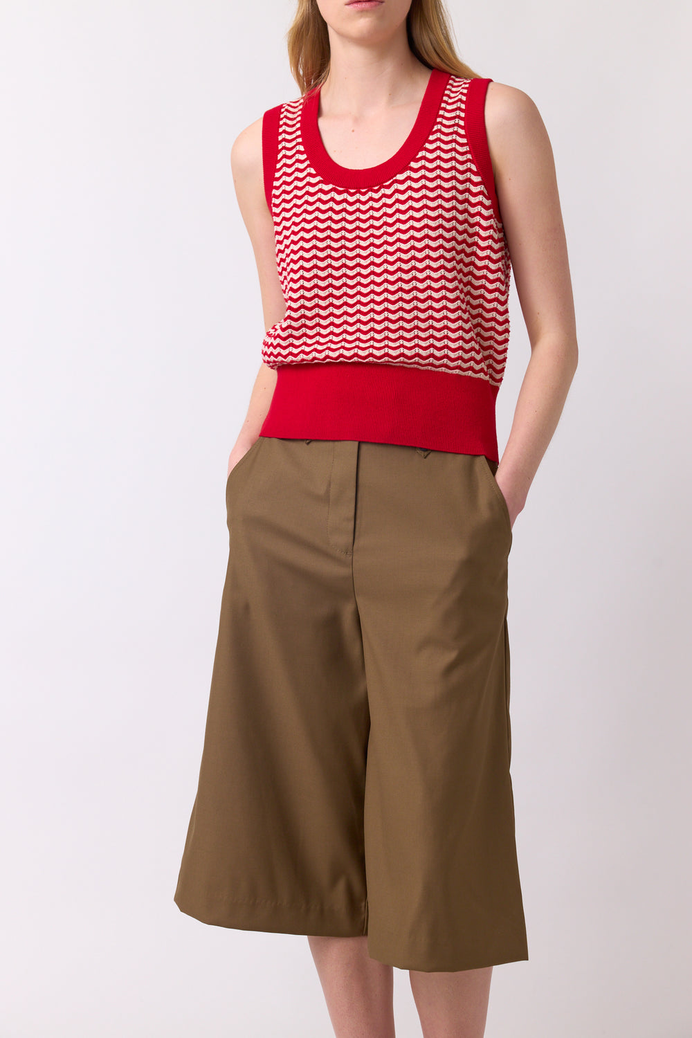 Scallop stripe tank