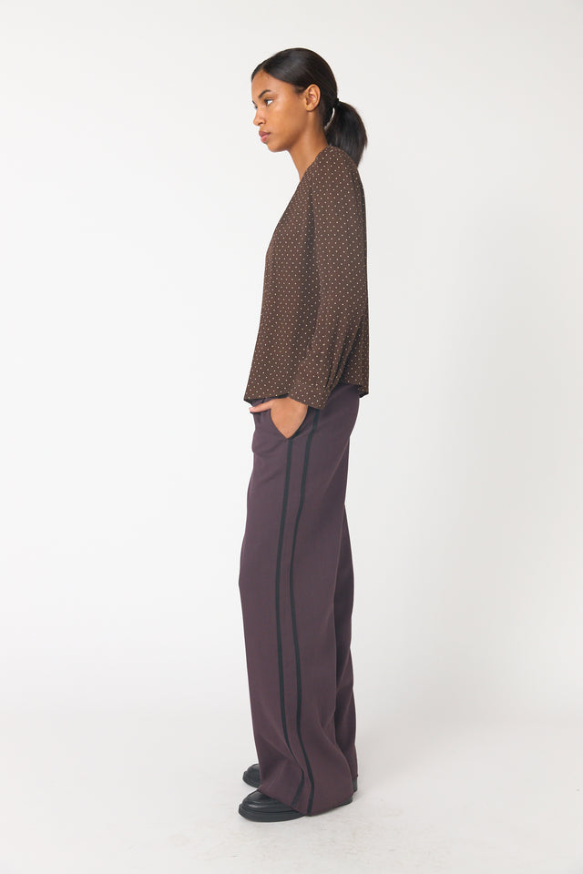 Pins top