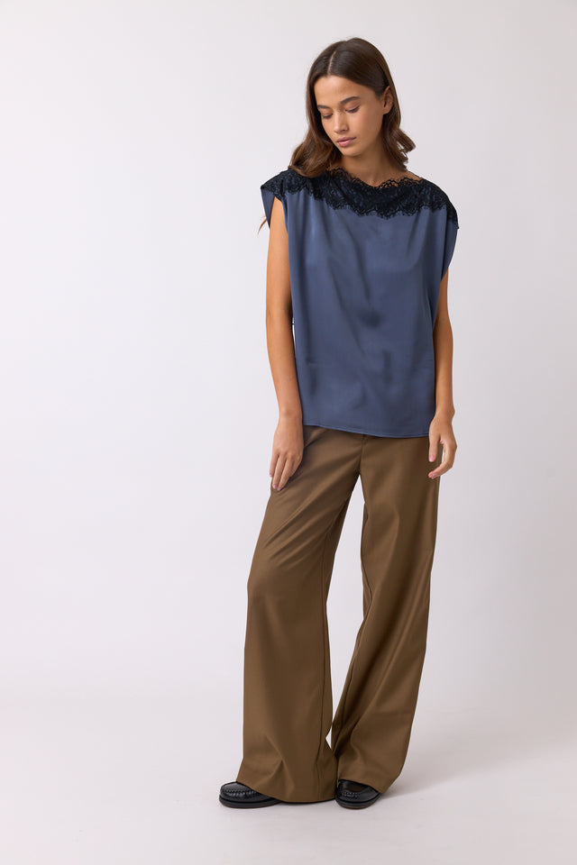 Chantilly top