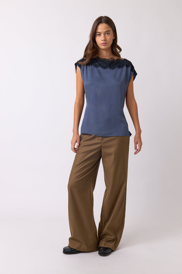 Chantilly top