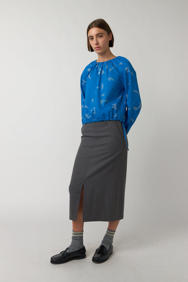 Falling blouson top