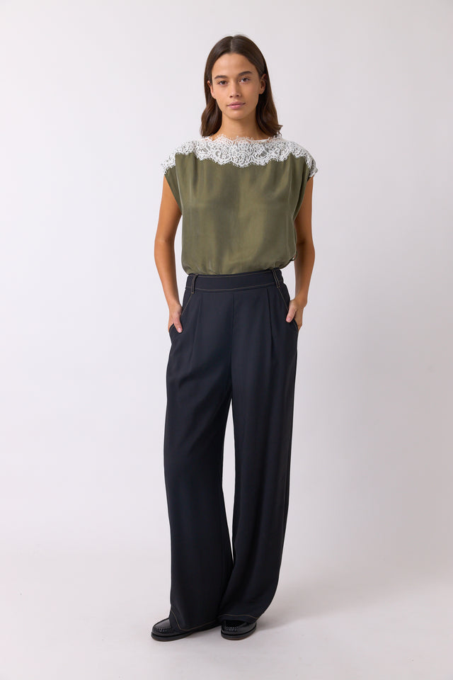 Traveller trouser