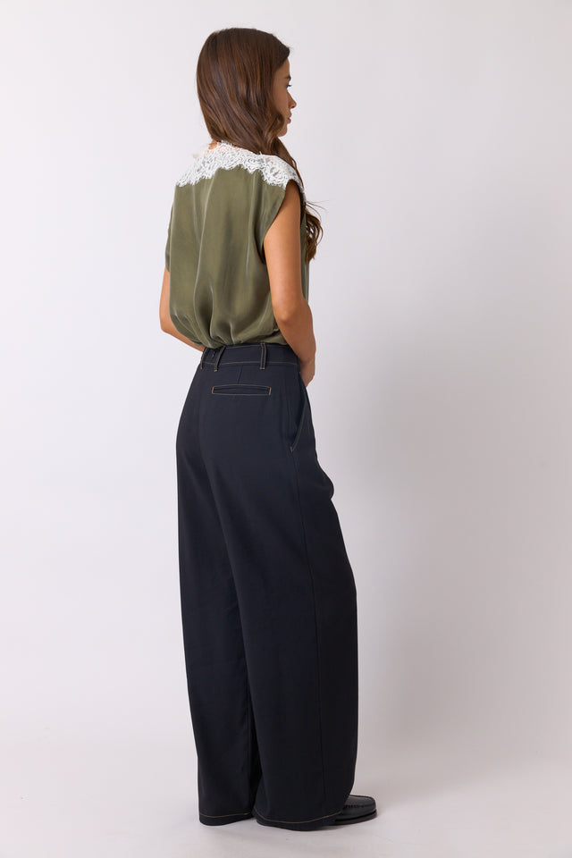 Traveller trouser