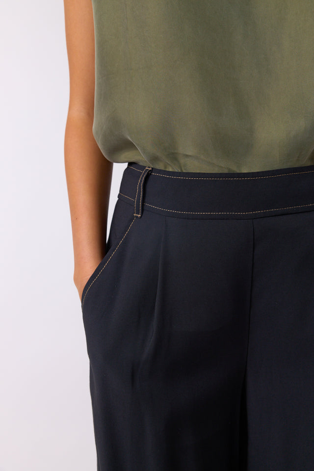 Traveller trouser