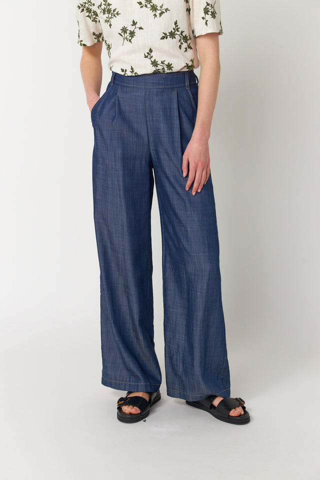 Traveller trouser